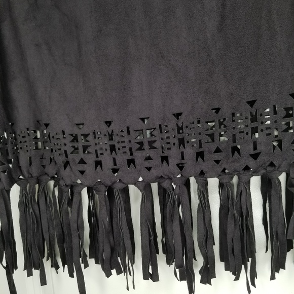 Lasercut Fringe BOHO Faux Suede Crop Top - Picture 4 of 5